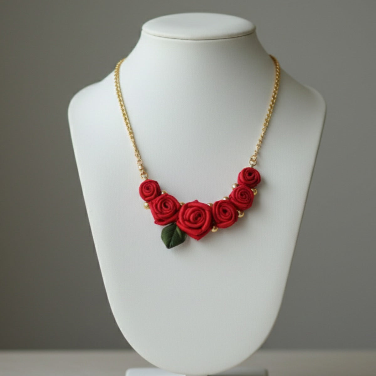 Classic Flower Chain Necklace Red